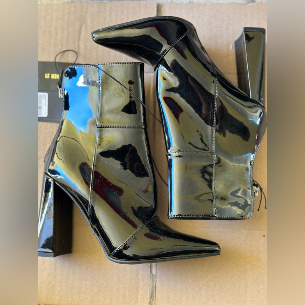 Black Heeled Boots